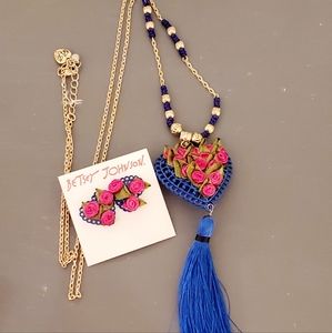 SET... Necklace and earring set